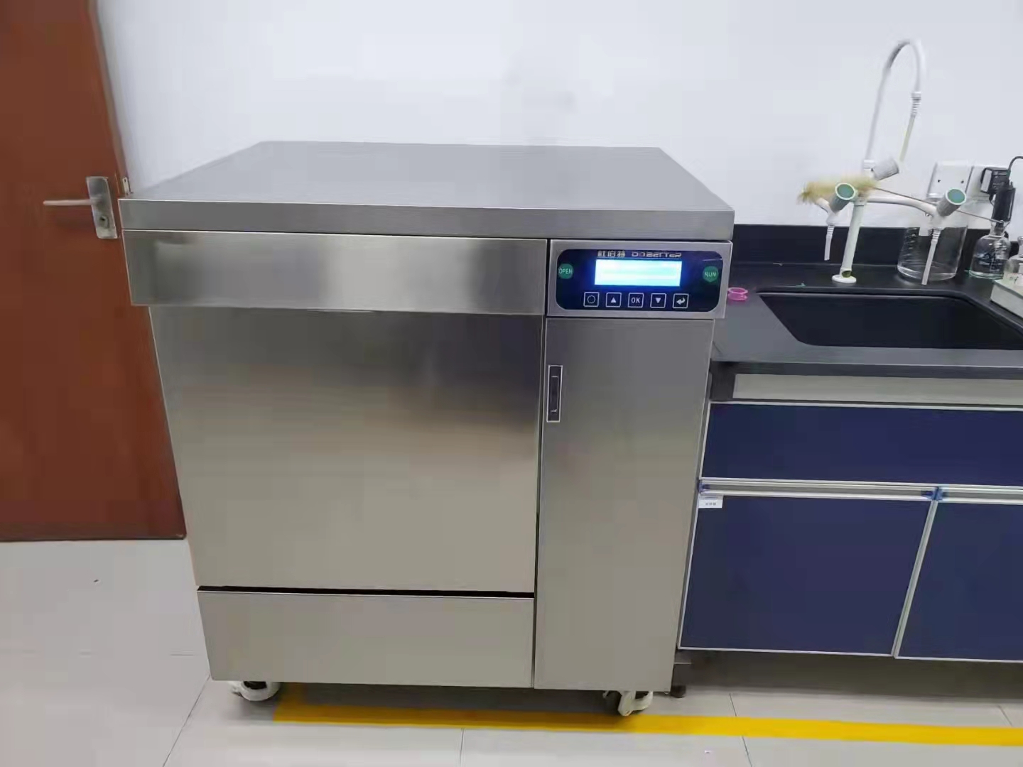 選擇玻璃器皿自動(dòng)清洗洗瓶機(jī)理由